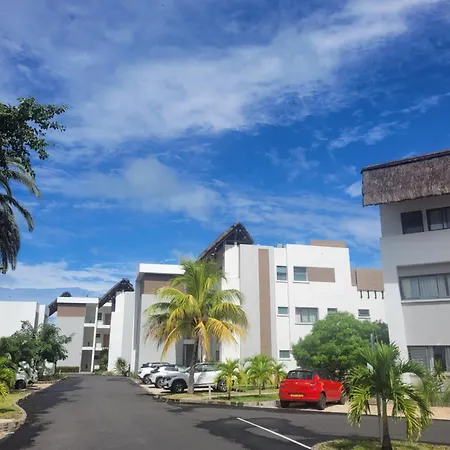 La Mivoie Beachfront With Private Pool Riviere Noire Exterior photo
