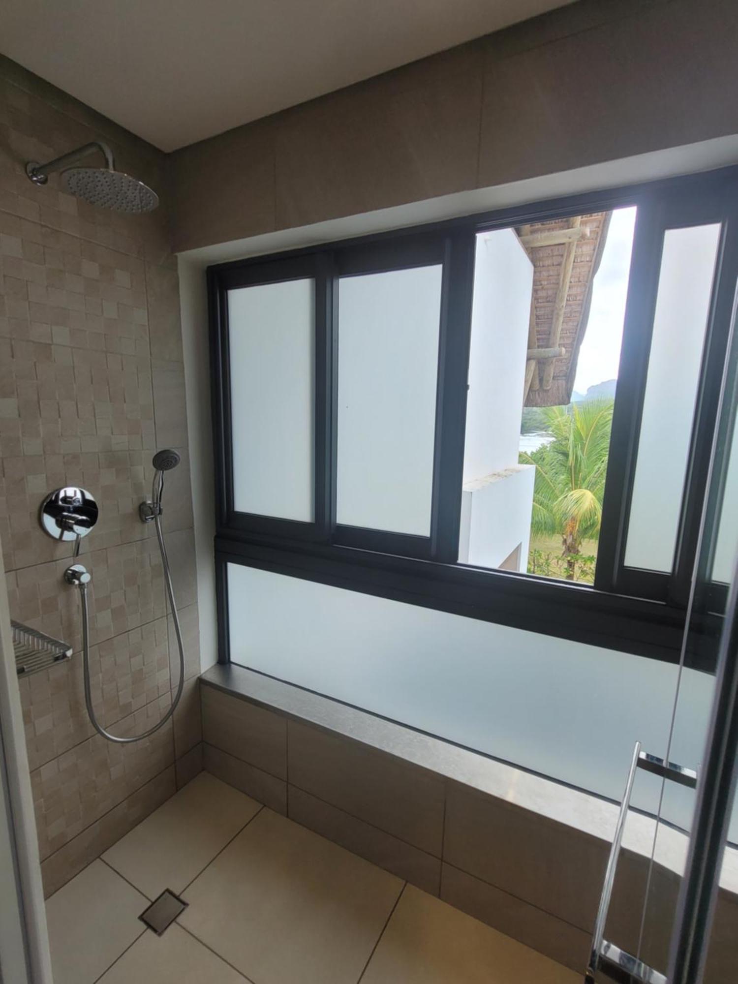 La Mivoie Beachfront With Private Pool * ريفير نوار