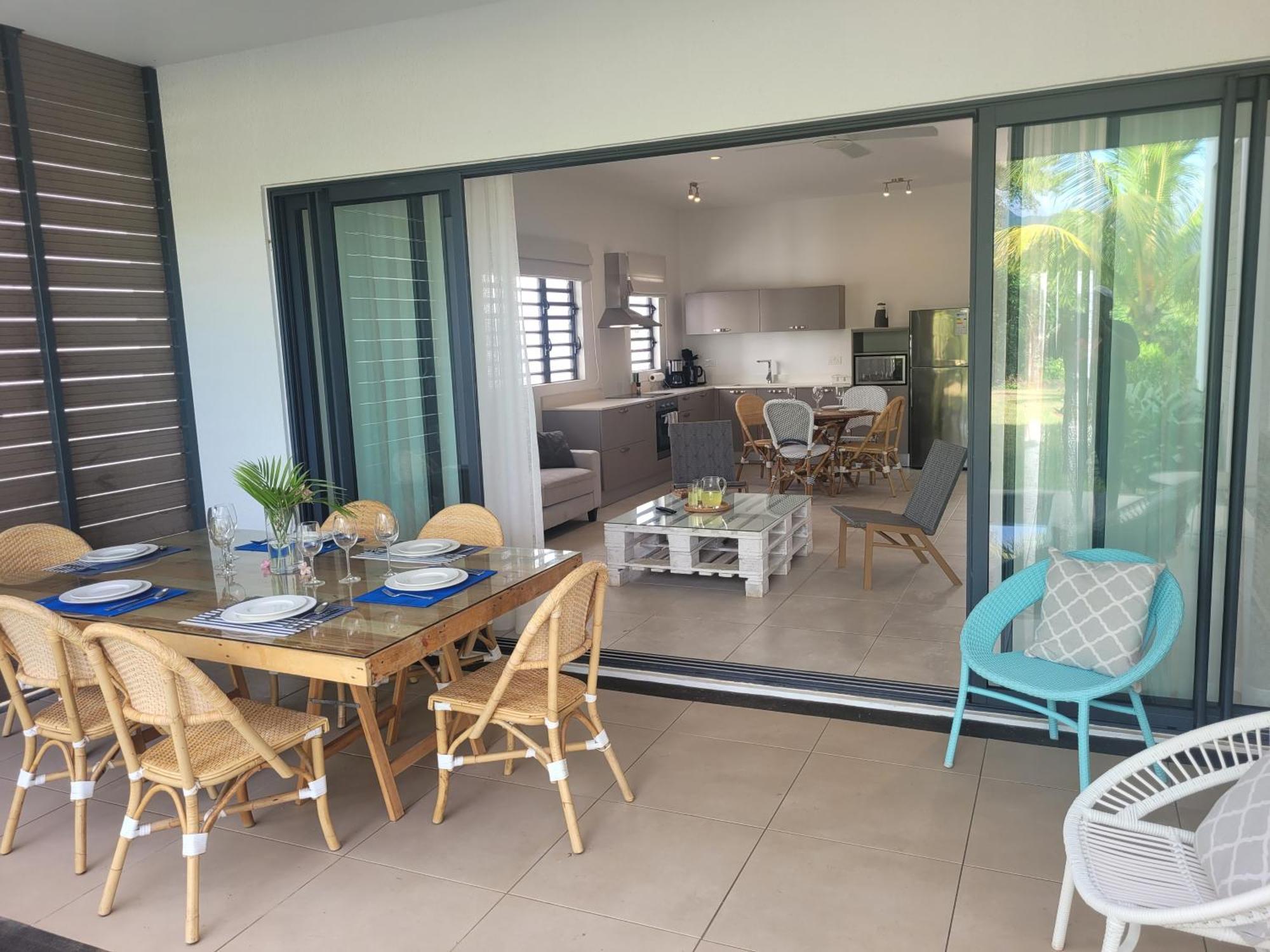 La Mivoie Beachfront With Private Pool
